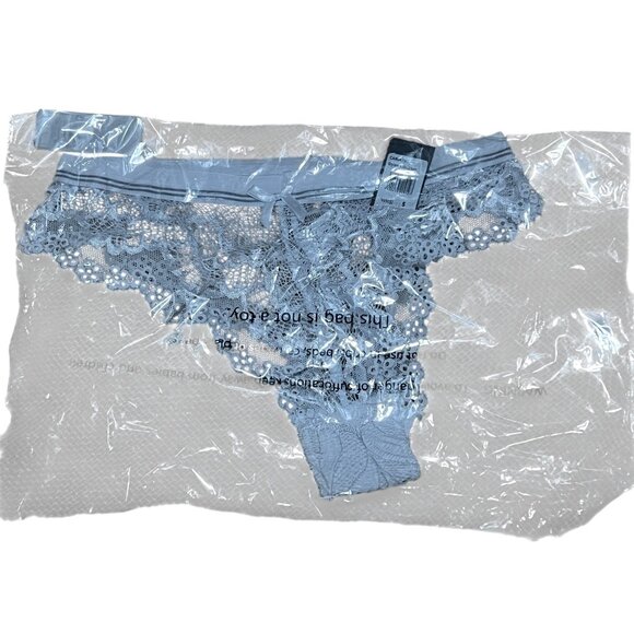 Fredericks of Hollywood Caroline Lace Thong Panty Silver with Bow Sz Small White - Picture 7 of 7